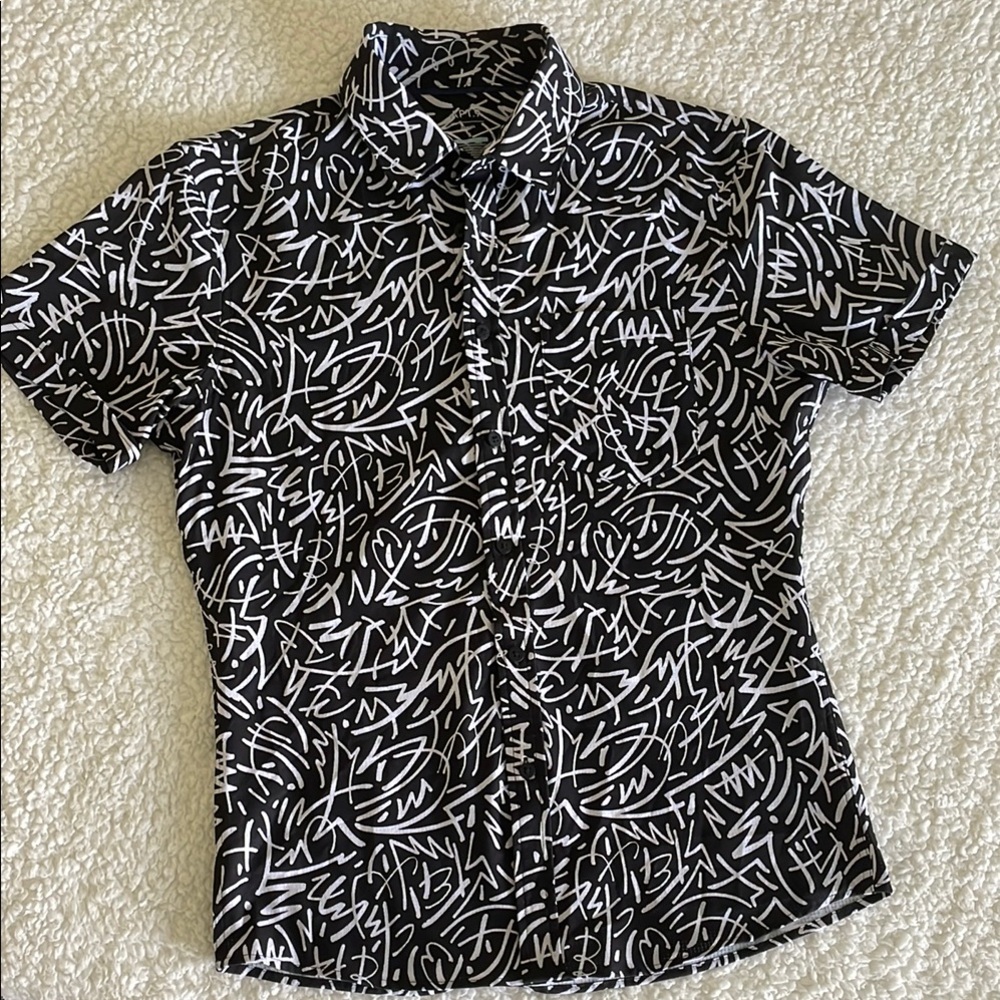 APT. 9 Performance Graphic Button-Up Shirt Small black and White